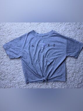 Girls M(10/12) Nike 3 Brand Cropped Tee